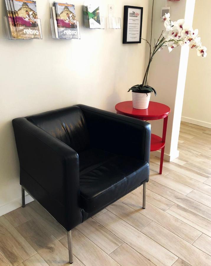 Oerebro City Hostel Екстериор снимка